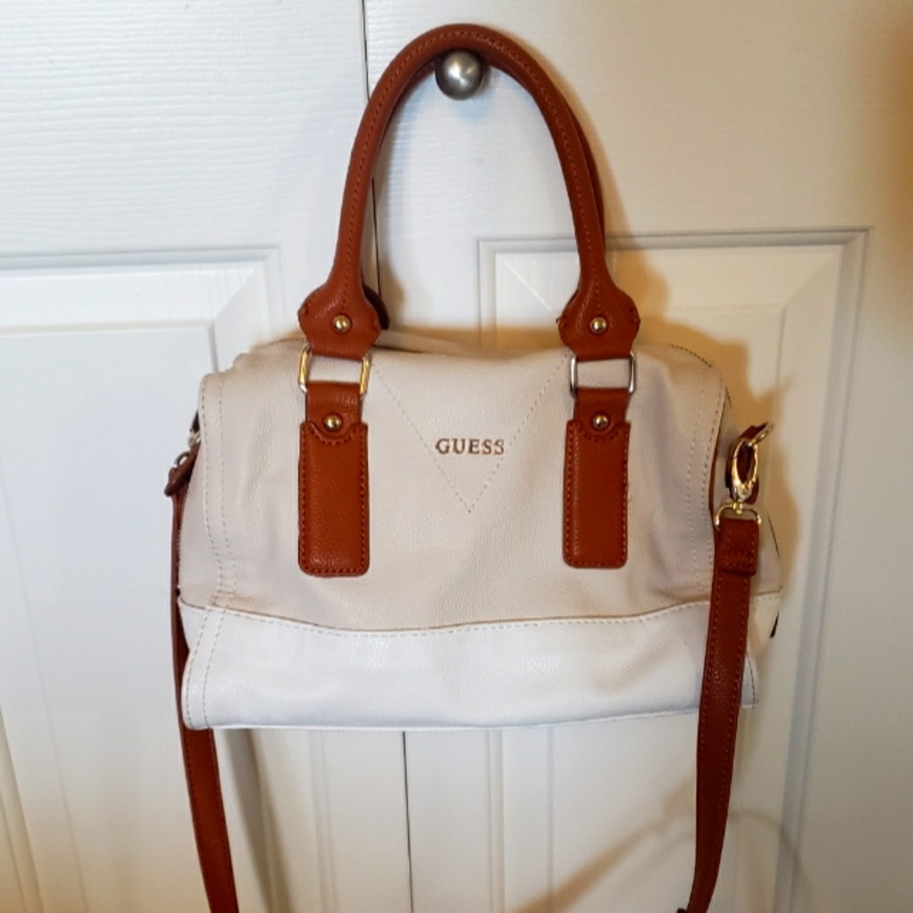Guess crossbody purse